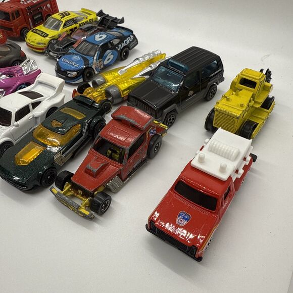 Hot Wheels Matchbox & More Mix Lot of 15 Multiple Cars Loose 1978-modern - Picture 3 of 4